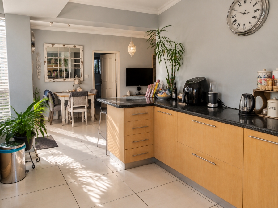 To Let 2 Bedroom Property for Rent in Tamboerskloof Western Cape